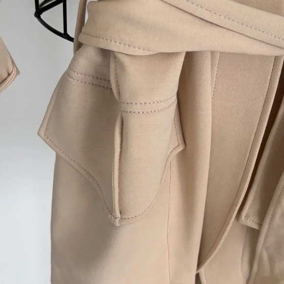 Chic Beige Jacket with Tie Belt - Picture 5 of 13